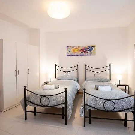 Casa Stella In Centro Su 3 Piani Ingresso Indipendente Gubbio