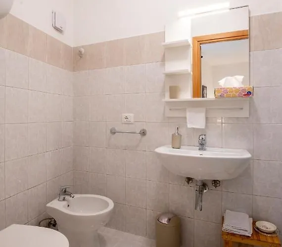 Casa Stella In Centro Su 3 Piani Ingresso Indipendente * Gubbio